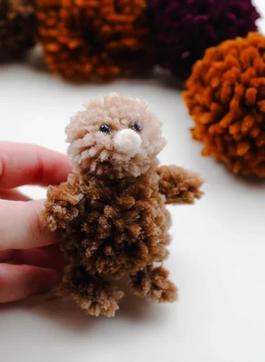 Adorable Pom Pom Otter Craft Recipe