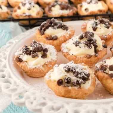 Deliciously Easy Mini Cannoli Cups Recipe