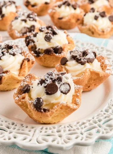 Delightful Mini Cannoli Cups Recipe