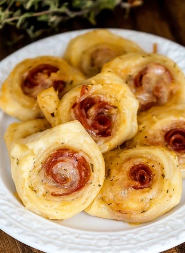 Easy Cheesy Pepperoni Pinwheels Recipe